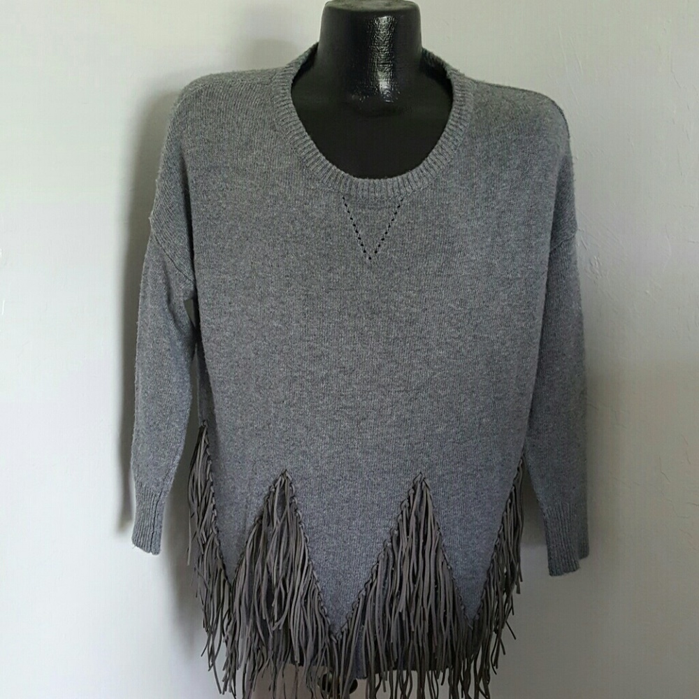 John Fashion women sweater knit tunic gray size M?